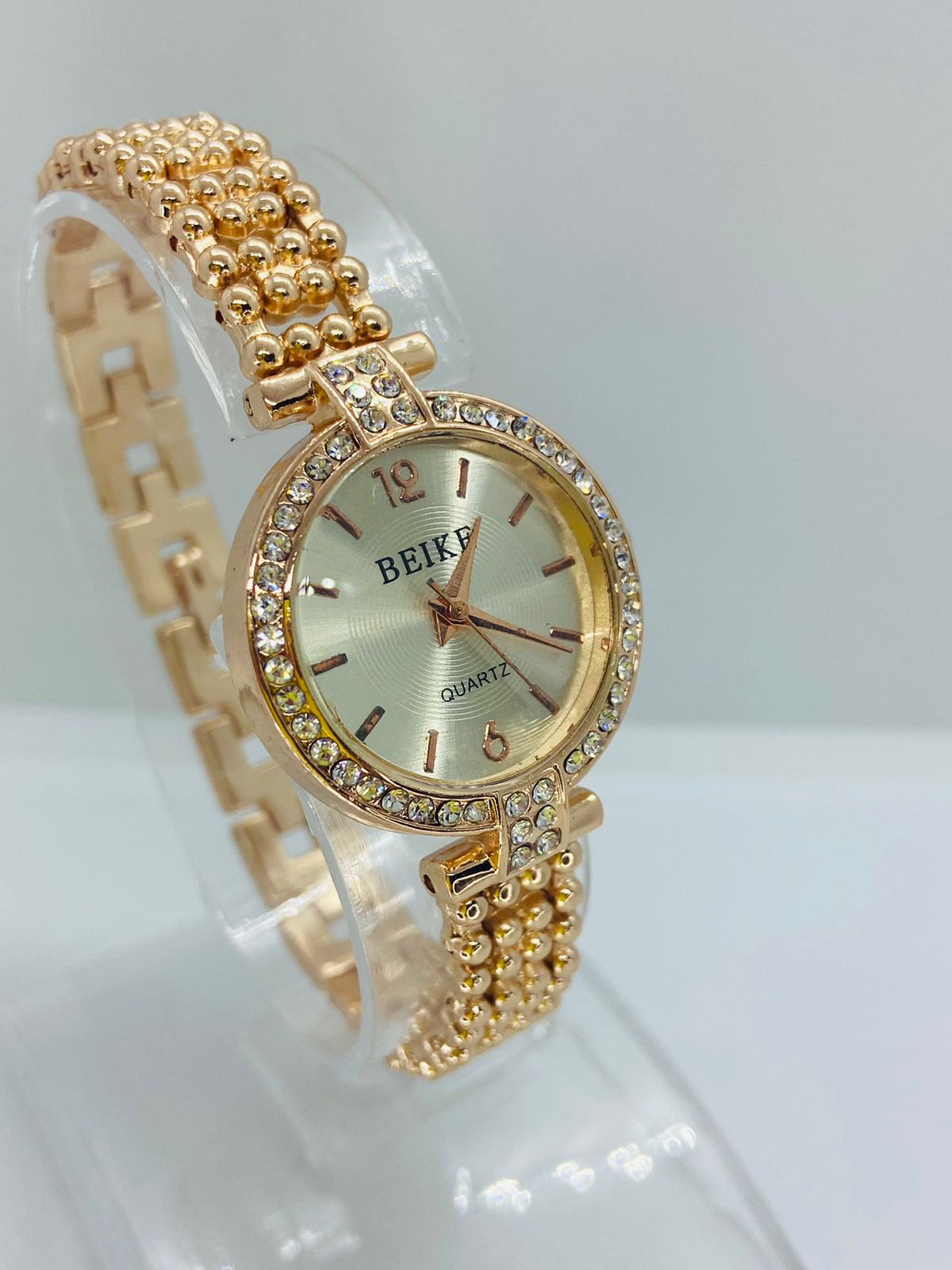 Reloj de Mujer Con Elegantes Detalles Redondo Braz N29 - Imagen 2