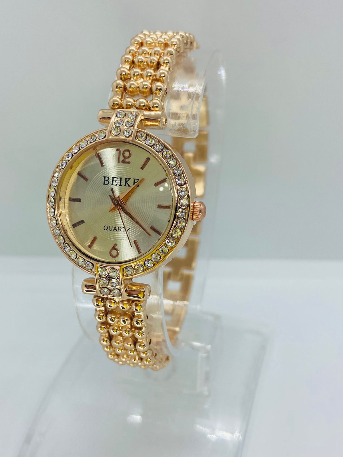 Reloj de Mujer Con Elegantes Detalles Redondo Braz N29 - Imagen 3