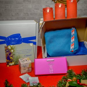 Caja Añil «Viaje Chica»